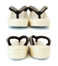 画像をギャラリービューアに読み込む, 草履 女性用 ハイムラヤオリジナル カジュアル草履 Lサイズ 日本製 小判型 クマムレース 小紋 紬 レディース着物履き物 合皮 クリーム色 ブラウン グレー