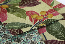 画像をギャラリービューアに読み込む, 《召しませ華》ベージュ地にビワと葉 枇杷 A(ベージュ) リバーシブル半巾帯