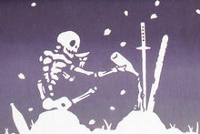 画像をギャラリービューアに読み込む, 手ぬぐい 無常「花酔骨(はなすいこつ) 800121」《kenema けねま》桜/さくら/春/髑髏/骸骨/ドクロ/お酒/三日月/手拭い/てぬぐい