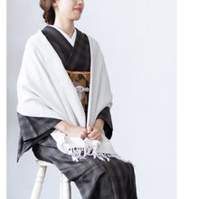 画像をギャラリービューアに読み込む, 結城紬 ショール 真綿 ストール フリンジショール 絹100% シルク100% 着物・洋服兼用 まわた ショール 奥順『結城紬 育てるショール 色無地〔5色〕』