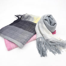 画像をギャラリービューアに読み込む, 奥順 結城紬 大判ショール 真綿 ストール フリンジショール 約65×182cm 絹100% シルク100% 着物・洋服兼用 まわた 大判ショール ぼかし グラデーション 奥順『真綿まとうショール 多色〔3色〕』