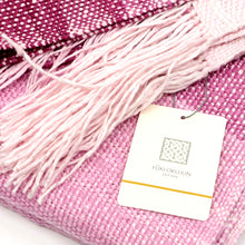 画像をギャラリービューアに読み込む, 奥順 結城紬 大判ショール 真綿 ストール フリンジショール 約65×182cm 絹100% シルク100% 着物・洋服兼用 まわた 大判ショール ぼかし グラデーション 奥順『真綿まとうショール 多色〔3色〕』