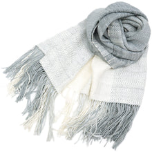 画像をギャラリービューアに読み込む, 奥順 結城紬 大判ショール 真綿 ストール フリンジショール 約65×182cm 絹100% シルク100% 着物・洋服兼用 まわた 大判ショール ぼかし グラデーション 奥順『真綿まとうショール 多色〔3色〕』