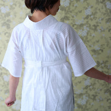 画像をギャラリービューアに読み込む, オリジナル半襦袢 半衿・衣紋抜き・紐付き 女性用 「高島ちぢみ」白・藤 〔M・L・2L〕