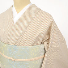 画像をギャラリービューアに読み込む, 洗える着物 木綿 ベージュ 単衣 お仕立て上がり レディース コットン サッカー地 縦縞 ストライプ 細縞 着物 ( ベージュ × ホワイト ) 〔S・M・Lサイズ〕