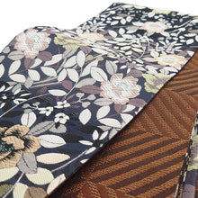 画像をギャラリービューアに読み込む, 《創世舎》 リバーシブル半巾帯 長尺 東レシルック素材 黒地に八重桜/茶色に斜め組格子 ブラウン