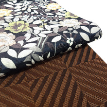 画像をギャラリービューアに読み込む, 《創世舎》 リバーシブル半巾帯 長尺 東レシルック素材 黒地に八重桜/茶色に斜め組格子 ブラウン