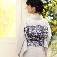 画像をギャラリービューアに読み込む, 《創世舎》 リバーシブル半巾帯 長尺 東レシルック素材 黒地に八重桜/茶色に斜め組格子 ブラウン