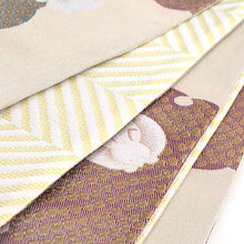 画像をギャラリービューアに読み込む, 《創世舎》 リバーシブル半巾帯 長尺 東レシルック素材 ベージュ 雪輪に丸うさぎ/薄黄色に斜め格子