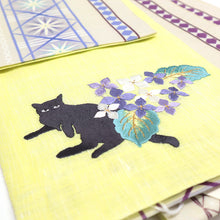 画像をギャラリービューアに読み込む, 半巾帯 《WAKKA》 麻 刺繍帯 切子模様×イエローにあじさい猫(イエロー)