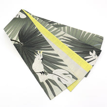画像をギャラリービューアに読み込む, 半巾帯 《WAKKA》近江の麻 染リバーシブル 南国葉っぱとオウム 常夏のリゾート(グリーン)