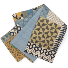 画像をギャラリービューアに読み込む, 《ギャラリー凛》木版更紗 タッサーシルク 幾何学 切継小紋 ブルー ベージュ / くすみブルー無地 リバーシブル半巾帯