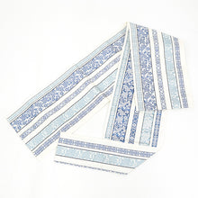 画像をギャラリービューアに読み込む, 名古屋帯 博多織 全通柄 八寸 白地 献上花文様 牡丹 撫子 幾何学 ブルー