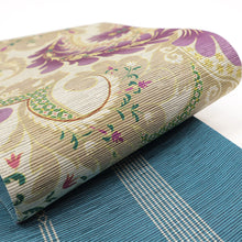 画像をギャラリービューアに読み込む, 《召しませ華》ベージュに華やか羽飾り 煌麗文様 きららもんよう リバーシブル半巾帯