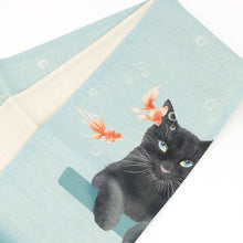 画像をギャラリービューアに読み込む, 麻 帯 京袋帯 水色《 召しませ華 》お仕立て上がり 京袋帯 染め帯 全通お太鼓柄 ライトブルー 黒猫と金魚 金魚鉢 ブルー