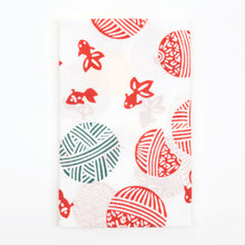 画像をギャラリービューアに読み込む, 手ぬぐい 梨園染め「手まり金魚 NA-001」《戸田屋商店》手毬/金魚/白地/手拭い/てぬぐい