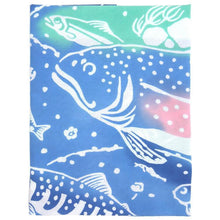 画像をギャラリービューアに読み込む, 手ぬぐい 梨園染め「川魚(かわうお) 788」《戸田屋商店》夏の川/釣り/サカナ/青地/手拭い/てぬぐい - ふだんきものハイムラヤ
