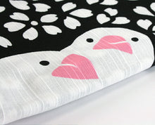 画像をギャラリービューアに読み込む, 風呂敷 大判 90cm 文鳥《kenema けねま》手捺染 綿シャンタン 大判サイズ 二四巾「桜文鳥(さくらぶんちょう)66474」黒地/トリ/ブンチョウ/ふろしき(90cm)【MY】