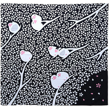 画像をギャラリービューアに読み込む, 風呂敷 大判 90cm 文鳥《kenema けねま》手捺染 綿シャンタン 大判サイズ 二四巾「桜文鳥(さくらぶんちょう)66474」黒地/トリ/ブンチョウ/ふろしき(90cm)【MY】