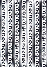 画像をギャラリービューアに読み込む, 手ぬぐい 梨園染め「かまわぬ(白) 789」《戸田屋商店》白地/古典柄/歌舞伎/手拭い/てぬぐい - ふだんきものハイムラヤ