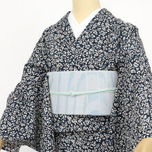 画像をギャラリービューアに読み込む, 《月華美人》東レセオアルファゆかた着物 反物 日本製 シワ加工 紺地 小花唐草 （ テツコン ）
