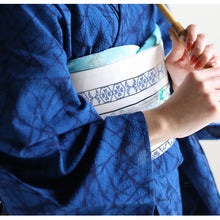 画像をギャラリービューアに読み込む, 名古屋帯 博多織 全通柄 八寸 白地 献上花文様 牡丹 撫子 幾何学 ブルー
