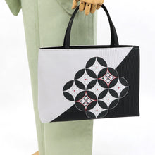 画像をギャラリービューアに読み込む, ハンドバッグ 《 召しませ華 》 切り返し 白黒 七宝 トートバッグ モダン七宝（ ブラック ）

