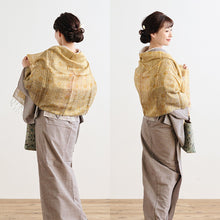 画像をギャラリービューアに読み込む, ストール 《 ギャラリー凛 》 型染め シルクショール 更紗柄 花柄 ベージュに菊唐草花 オレンジ
