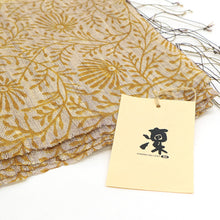 画像をギャラリービューアに読み込む, ストール 《 ギャラリー凛 》 型染め シルクショール 更紗柄 花柄 ベージュに菊唐草花 オレンジ
