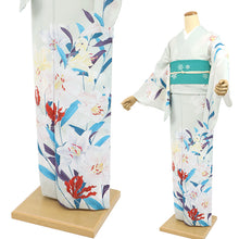 画像をギャラリービューアに読み込む, 浴衣 《 撫松庵 》 お仕立て上がり 単品 東レセオアルファ 着てみてわかる 絵羽 百合尽くし（グレー）
